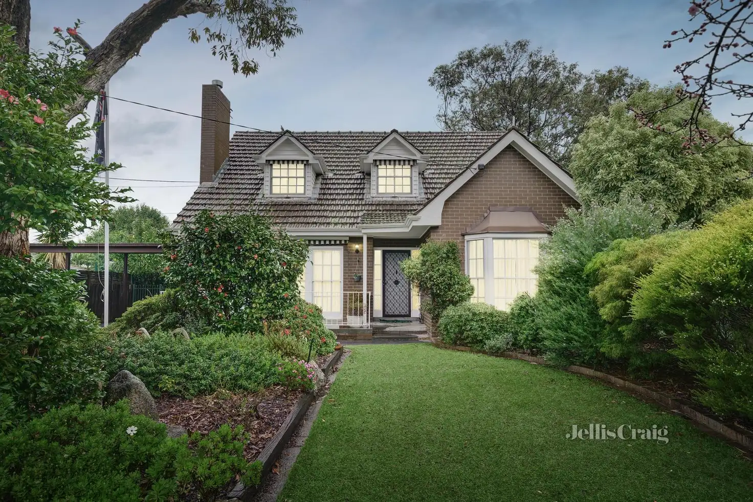 Main view of Homely house listing, 5 Jindalee Avenue, Yallambie VIC 3085