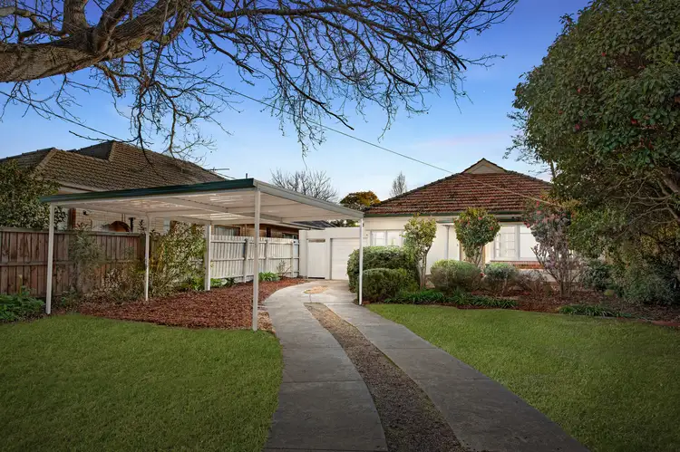 Main view of Homely house listing, 5 Edmonds Avenue, Ashwood VIC 3147