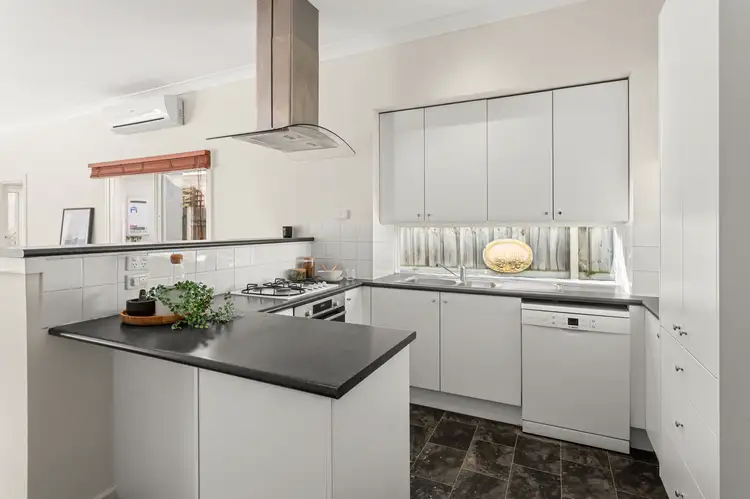 Fourth view of Homely house listing, 5 Edmonds Avenue, Ashwood VIC 3147