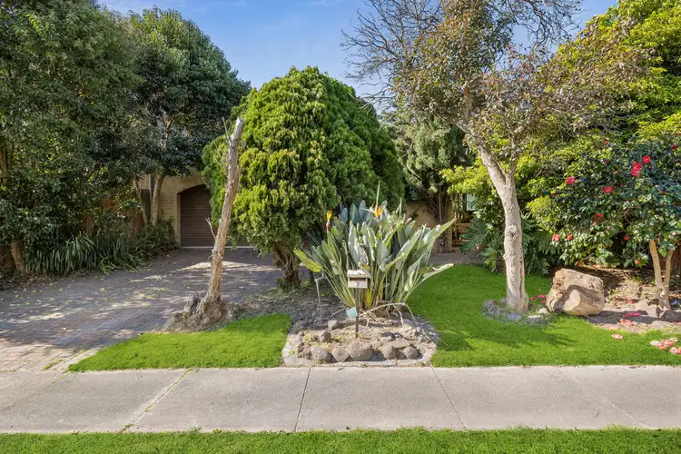 Fourth view of Homely house listing, 2 Melanie Court, Mount Waverley VIC 3149
