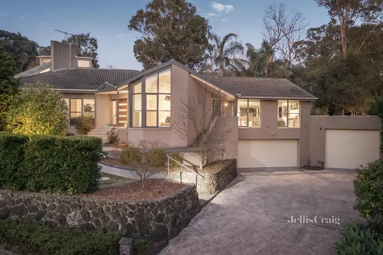 50 Warringah Crescent, Eltham VIC 3095