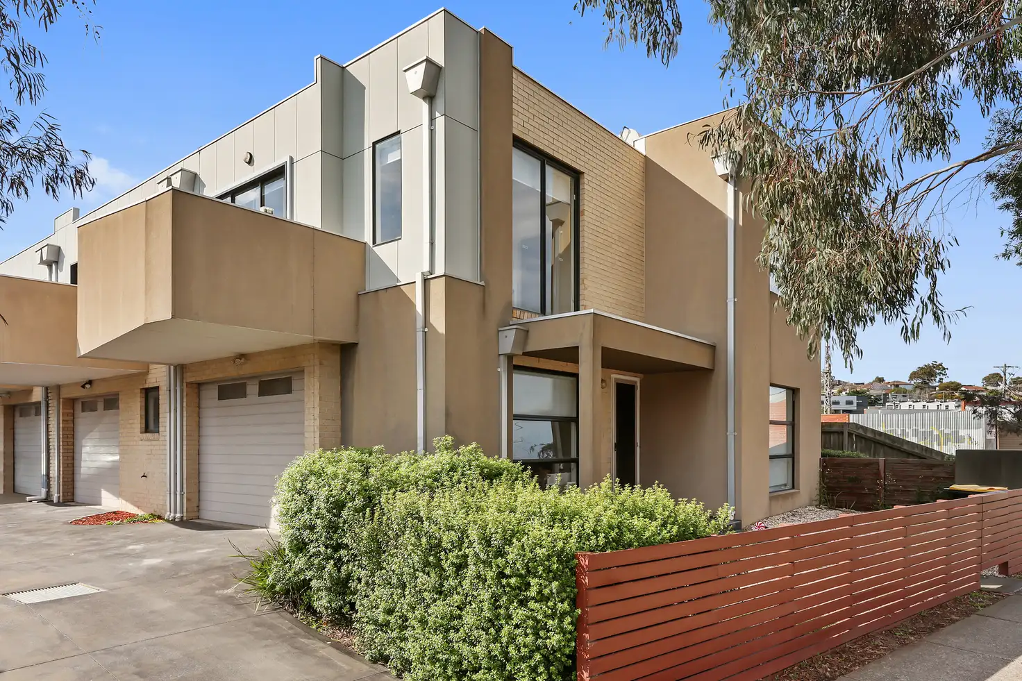 Main view of Homely unit listing, 2/2 McCracken Avenue, Pascoe Vale VIC 3044