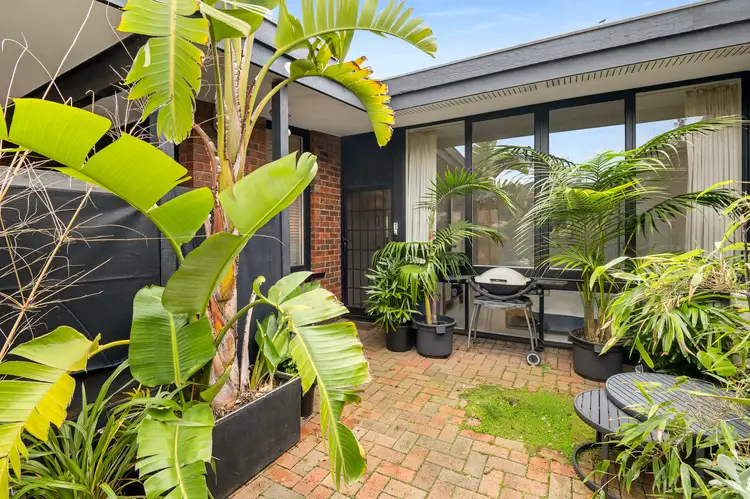 Main view of Homely unit listing, 1/139 Mount Eliza Way, Mount Eliza VIC 3930