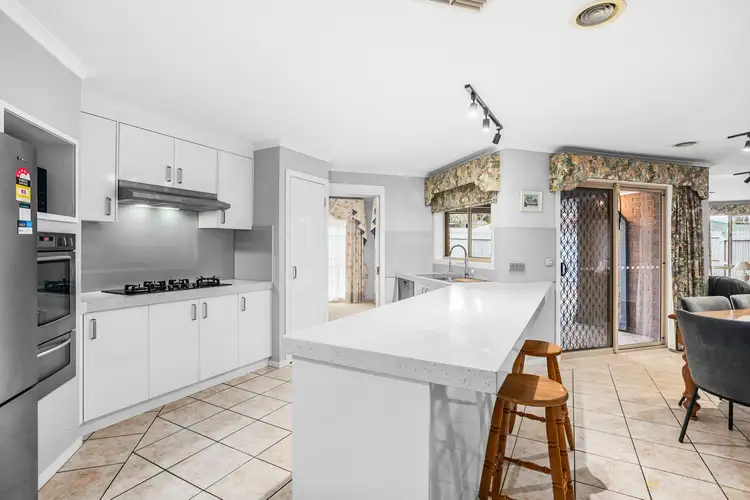 17 Crystal Brook Court, Narre Warren South VIC 3805