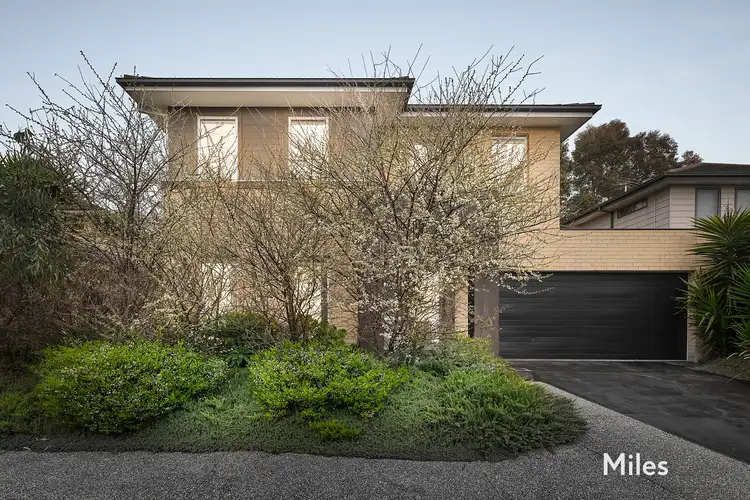 6 Manor Green