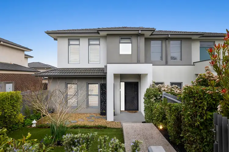 Main view of Homely townhouse listing, 1/9 Elizabeth Street, Oakleigh East VIC 3166