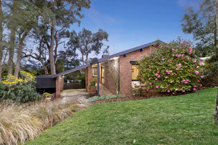 3 Ingliston Avenue, Mount Helen VIC 3350