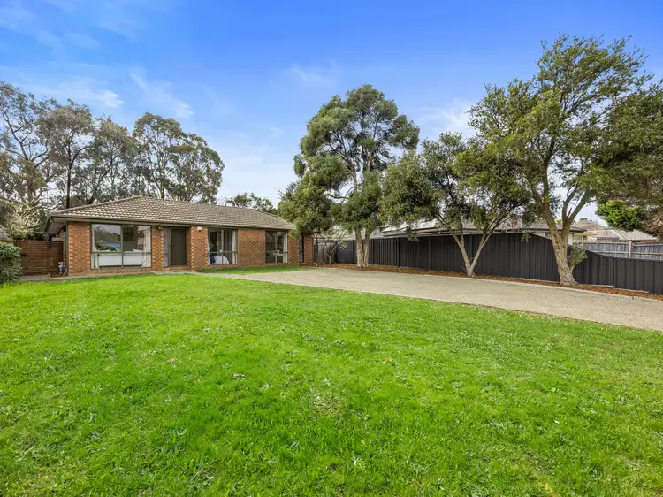 169 Waradgery Drive, Rowville VIC 3178