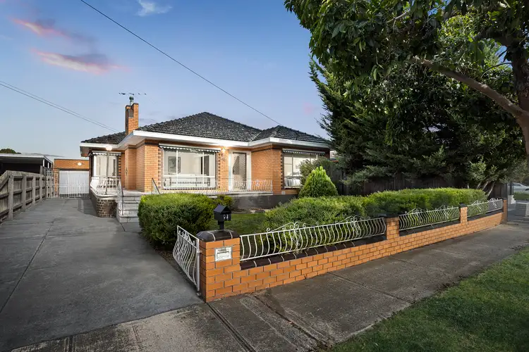 2 Maple Crescent, St Albans VIC 3021