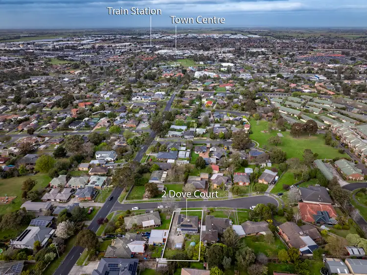Second view of Homely house listing, 2 Dove Court, Pakenham VIC 3810