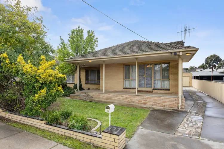 24 Moran Street, Long Gully VIC 3550