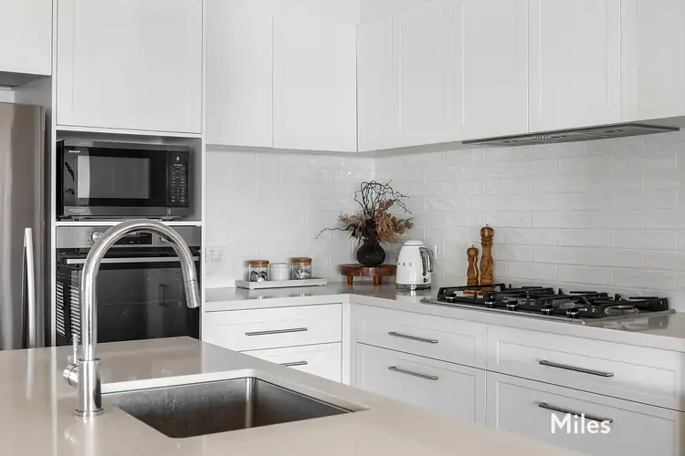 Fifth view of Homely house listing, 27 Dunvegan Crescent, Macleod VIC 3085