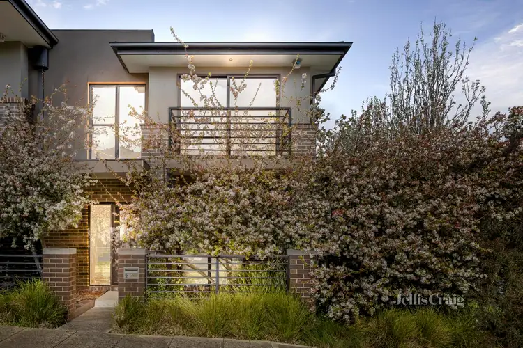 2 Cascade Walk, Macleod VIC 3085