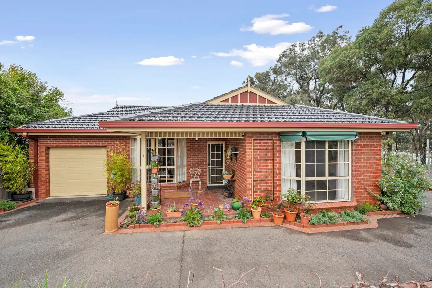 Main view of Homely townhouse listing, 1/100 St Aidans Road, Kennington VIC 3550