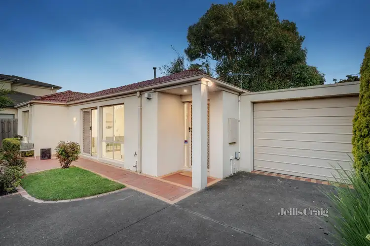 2/2 Charles Street, Bentleigh East VIC 3165