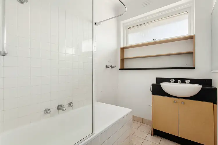 8/5 Walsh Street, Ormond VIC 3204
