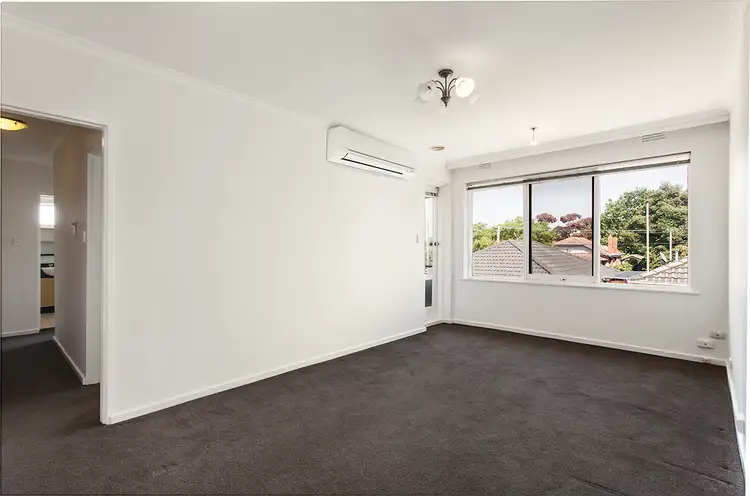Third view of Homely apartment listing, 8/5 Walsh Street, Ormond VIC 3204