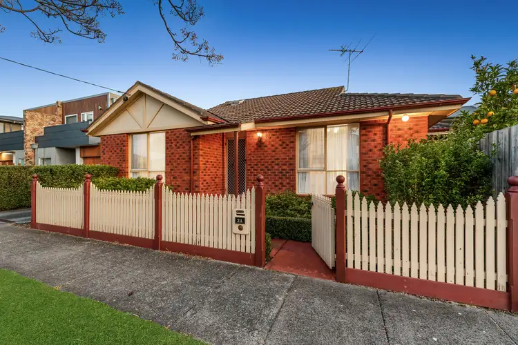 2A Caleb Street, Bentleigh East VIC 3165