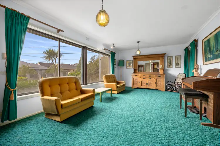 Third view of Homely house listing, 8 Palm Beach Crescent, Mount Waverley VIC 3149