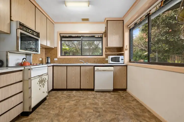 Fourth view of Homely house listing, 8 Palm Beach Crescent, Mount Waverley VIC 3149