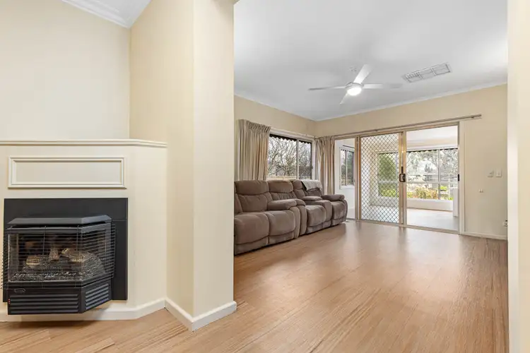 Fifth view of Homely house listing, 2 Poplar Street, Wendouree VIC 3355