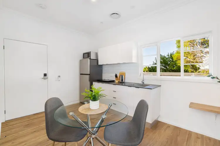 Third view of Homely house listing, Apartment 2 5/8 Dale St, Kennington VIC 3550