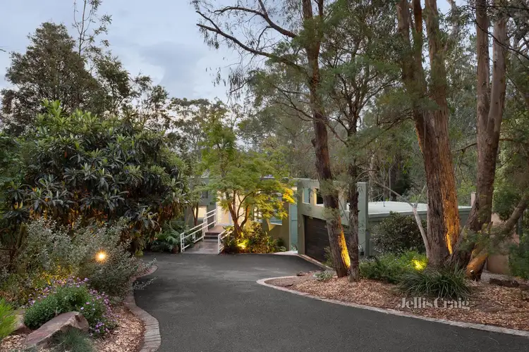 33 Hutchinson Avenue, Warrandyte VIC 3113