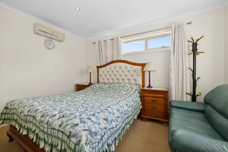 Sixth view of Homely townhouse listing, 2/120 Huntingdale Road, Mount Waverley VIC 3149