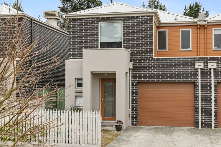6/12 Stanbury Avenue, Canadian VIC 3350