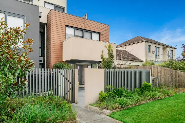 Main view of Homely apartment listing, 10/33 Queens Avenue, Doncaster VIC 3108