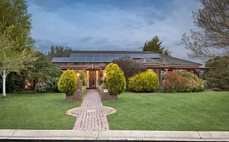 32 Robertson Drive, Alfredton VIC 3350