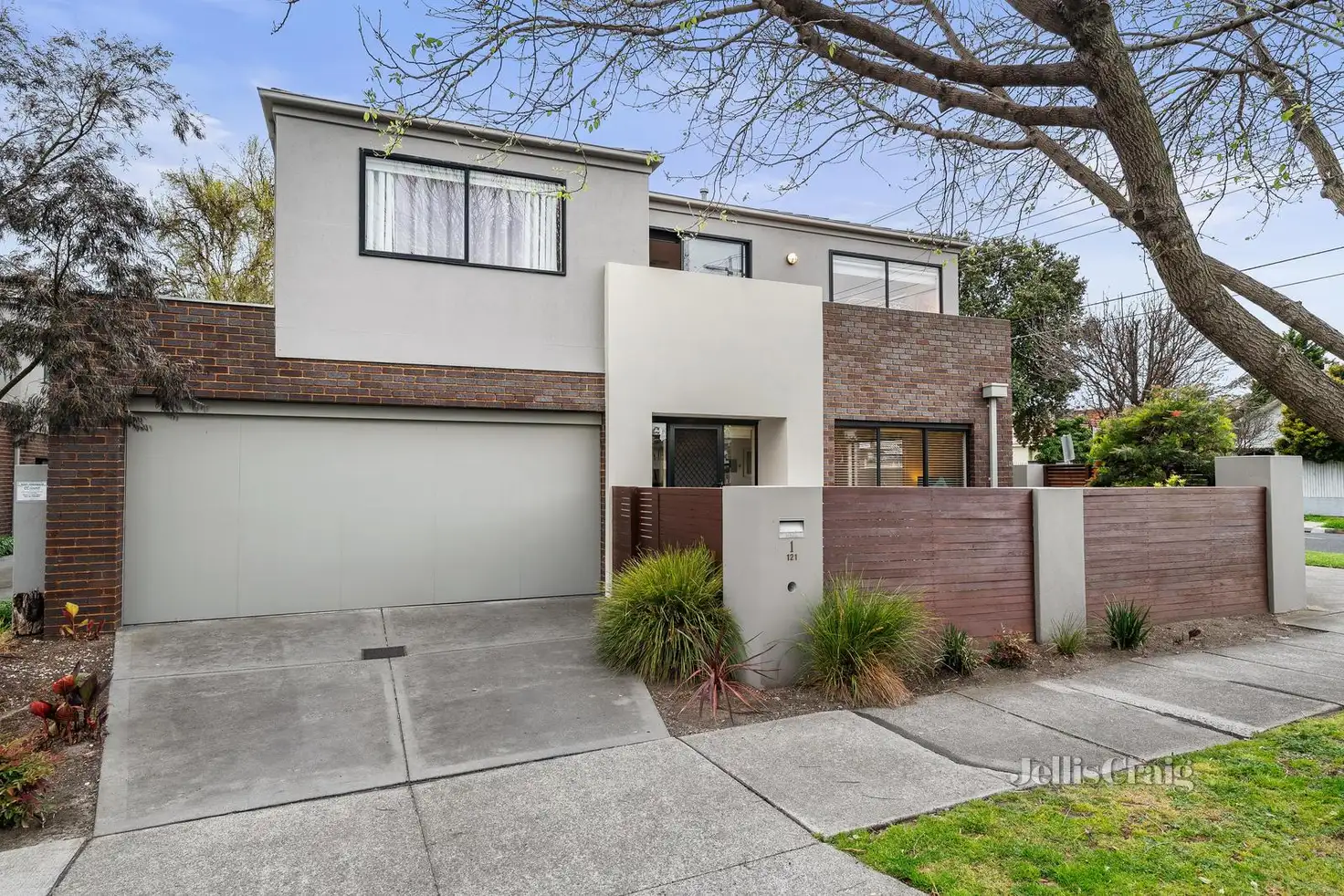 Main view of Homely townhouse listing, 1/121 Chapel Road, Moorabbin VIC 3189