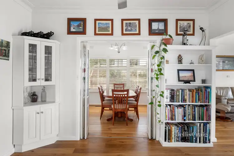 Fifth view of Homely house listing, 4 Rowan Avenue, Bentleigh East VIC 3165