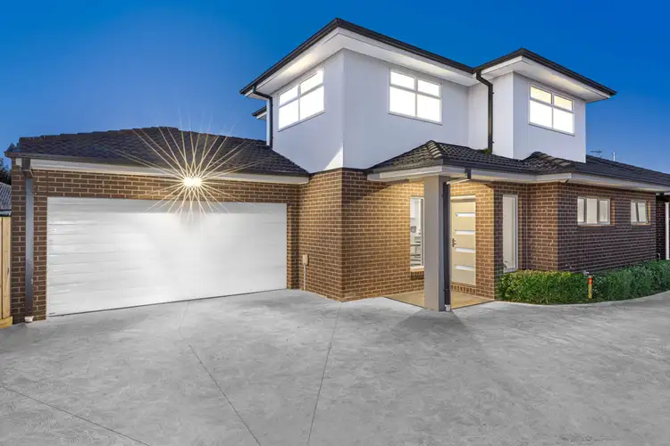 Main view of Homely unit listing, 2/246 Howe Street, Miners Rest VIC 3352
