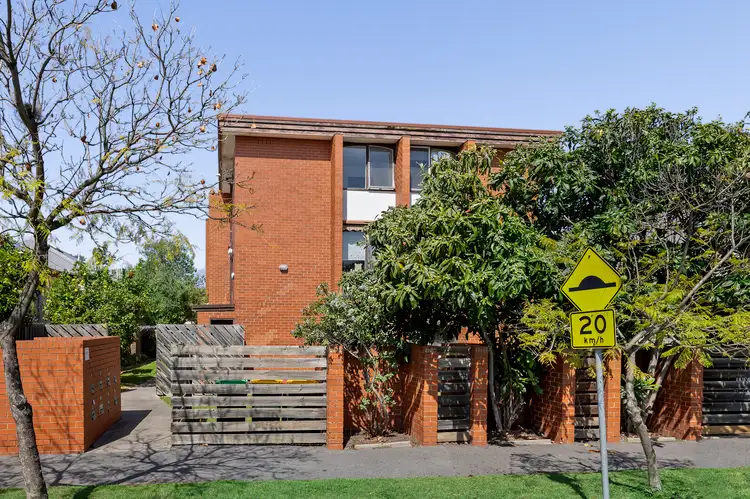 8/27 Roseberry Street, Ascot Vale VIC 3032