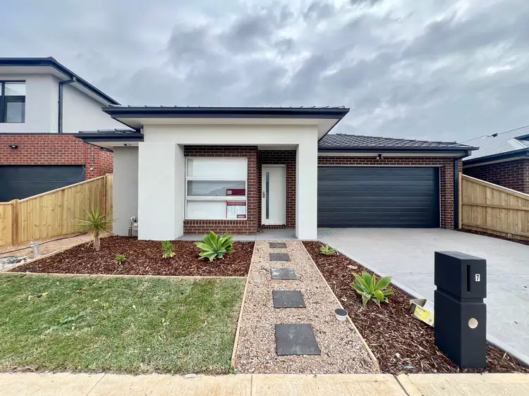 7 Clipstone Crescent