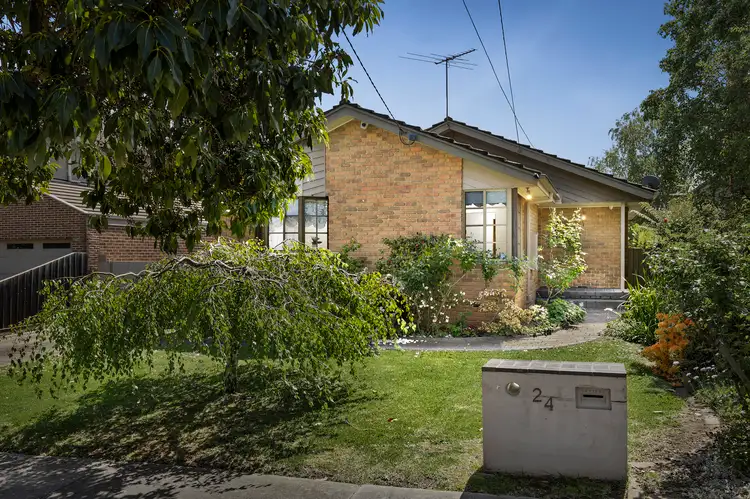 24 Holyrood Avenue, Strathmore VIC 3041
