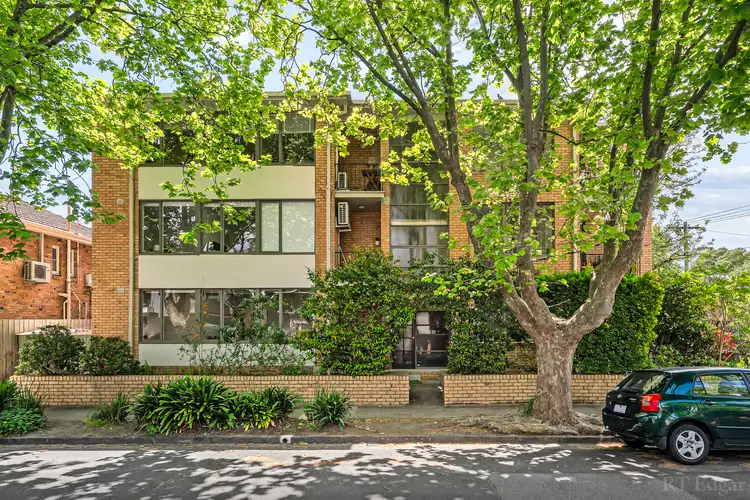 2/445 St Kilda Street, Elwood VIC 3184