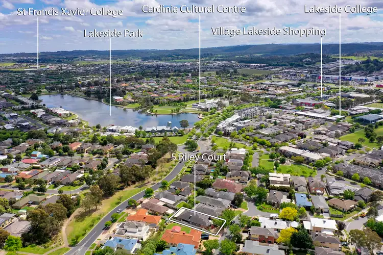 Second view of Homely house listing, 5 Riley Court, Pakenham VIC 3810