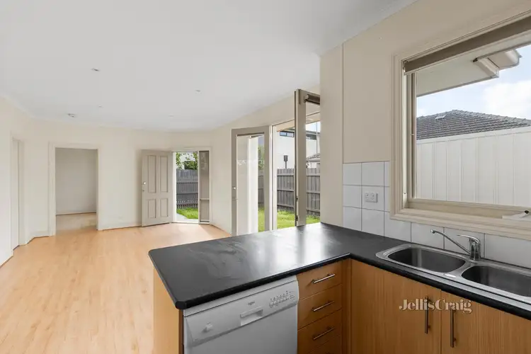 Fifth view of Homely townhouse listing, 2/104 Parkmore Road, Bentleigh East VIC 3165
