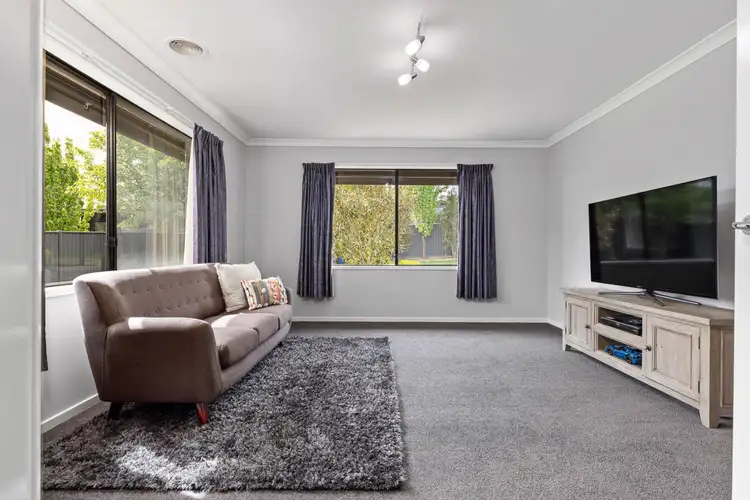 Sixth view of Homely house listing, 3 Greenhaven Court, Mount Clear VIC 3350