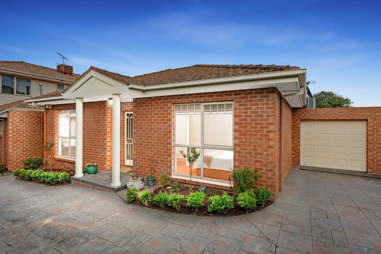 Main view of Homely unit listing, 2/15 Hillcrest Avenue, Chadstone VIC 3148