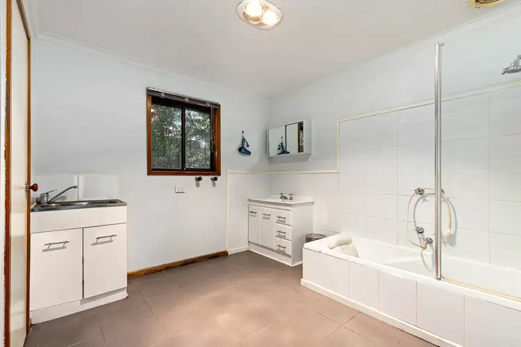 Fifth view of Homely house listing, 9 Dianne Court, Canadian VIC 3350