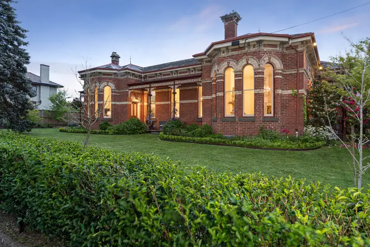 204 Mill Street, Lake Wendouree VIC 3350