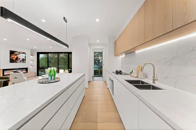 Fifth view of Homely house listing, 10 Chatsworth Quadrant, Templestowe Lower VIC 3107