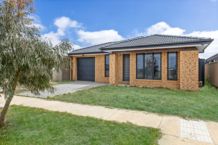 39 Spoonbill Avenue, Winter Valley VIC 3358