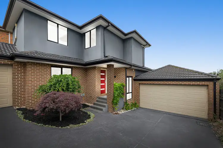 Main view of Homely townhouse listing, 2/5 Winifred Street, Oakleigh VIC 3166