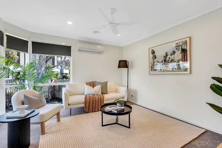 Second view of Homely unit listing, 2/5 Park Street, Mordialloc VIC 3195