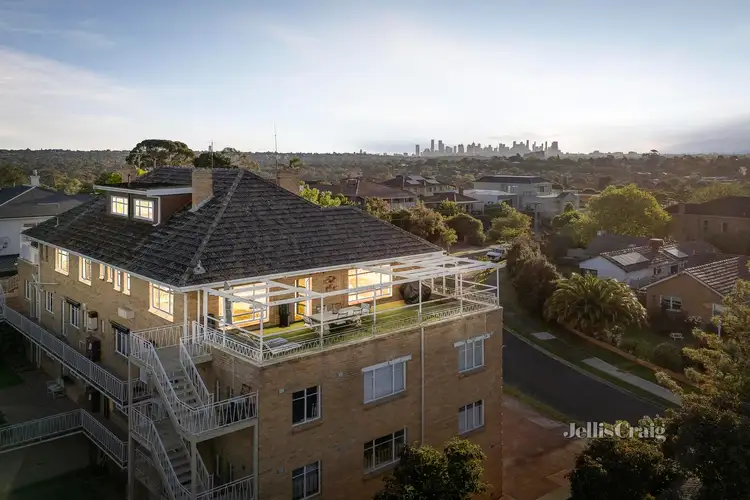 Main view of Homely apartment listing, 32/5-7 Hilltop Crescent, Ivanhoe East VIC 3079
