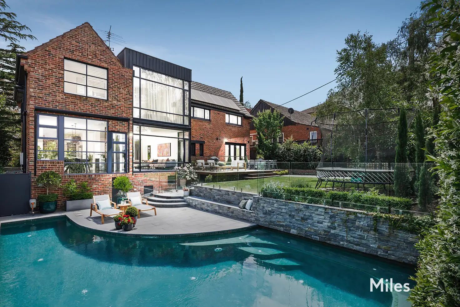 Main view of Homely house listing, 10 Ravenswood Avenue, Ivanhoe East VIC 3079